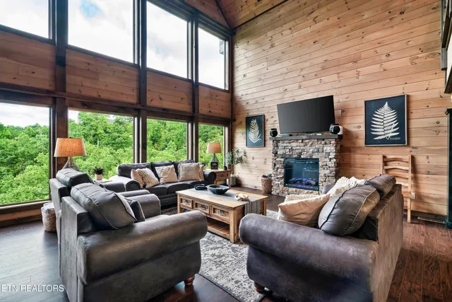 $1,394,000 | 842 Vixen Run, Gatlinburg, TN 37738