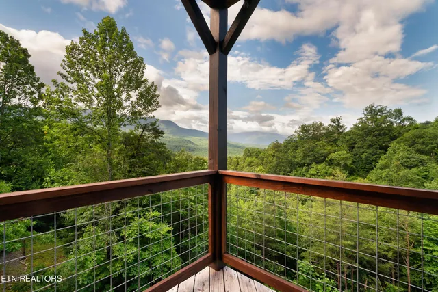 $1,394,000 | 842 Vixen Run, Gatlinburg, TN 37738