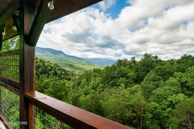 $1,394,000 | 842 Vixen Run, Gatlinburg, TN 37738