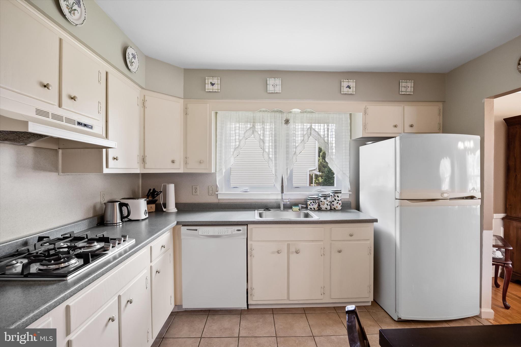 2523 Church Road Cinnaminson, NJ 08077 - Photo 14 of 34 Kitchen