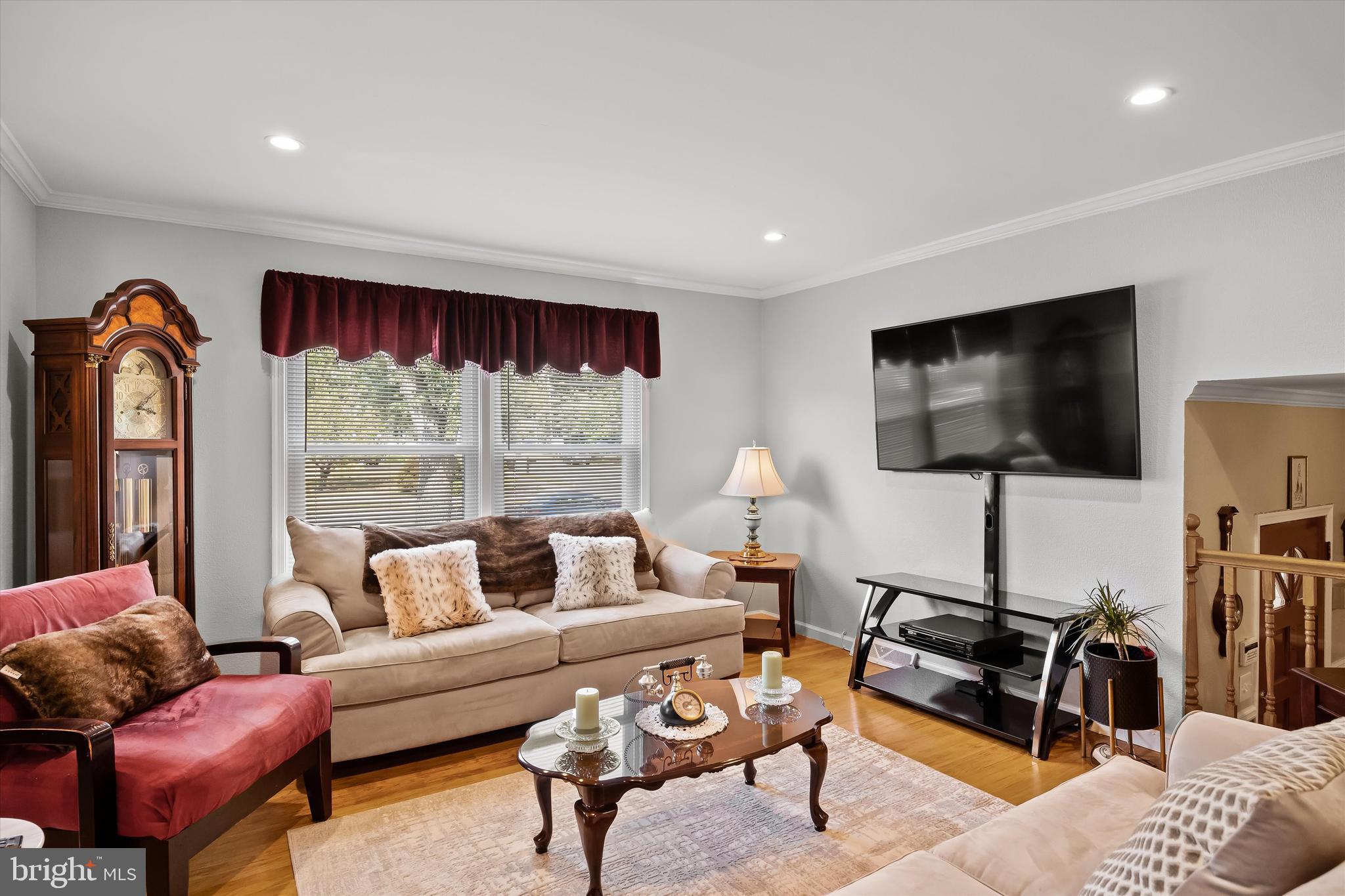 2523 Church Road Cinnaminson, NJ 08077 - Photo 9 of 34 Living Room