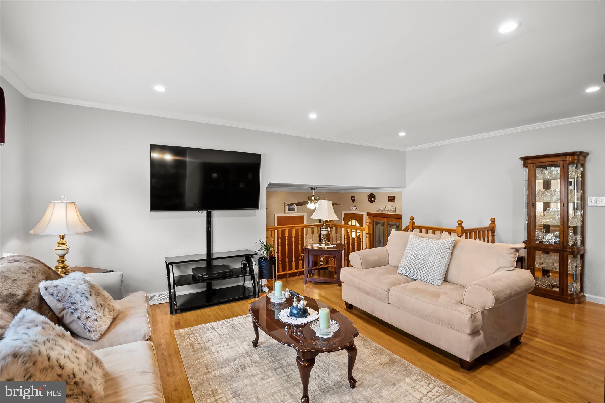 2523 Church Road Cinnaminson, NJ 08077 - Photo 10 of 34 Living Room