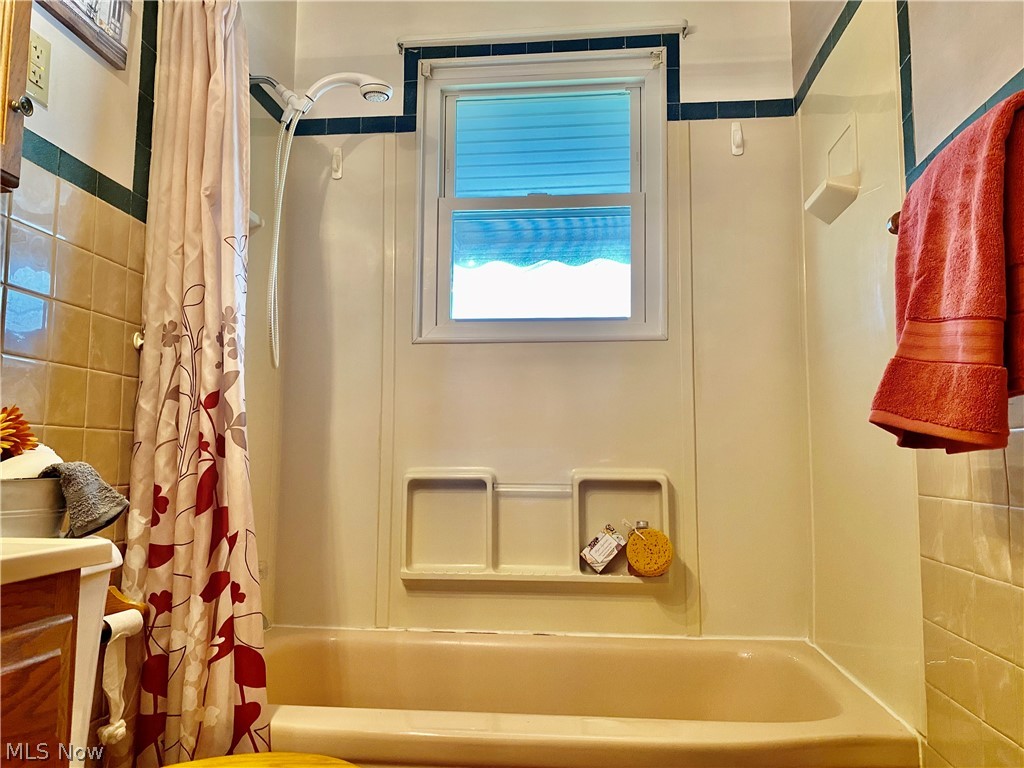 592 Quentin Road Eastlake, OH 44095 - Photo 15 of 18 Gallery Image 15