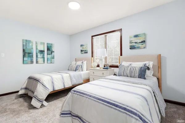 $689,900 | 17470 Skyline Drive, South Bend, IN 46614