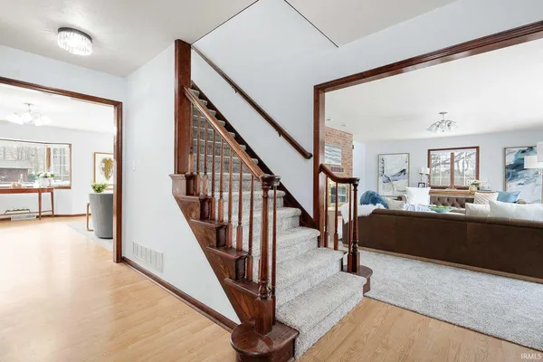 $689,900 | 17470 Skyline Drive, South Bend, IN 46614