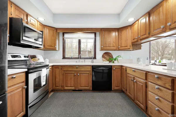 $664,900 | 17470 Skyline Drive, South Bend, IN 46614