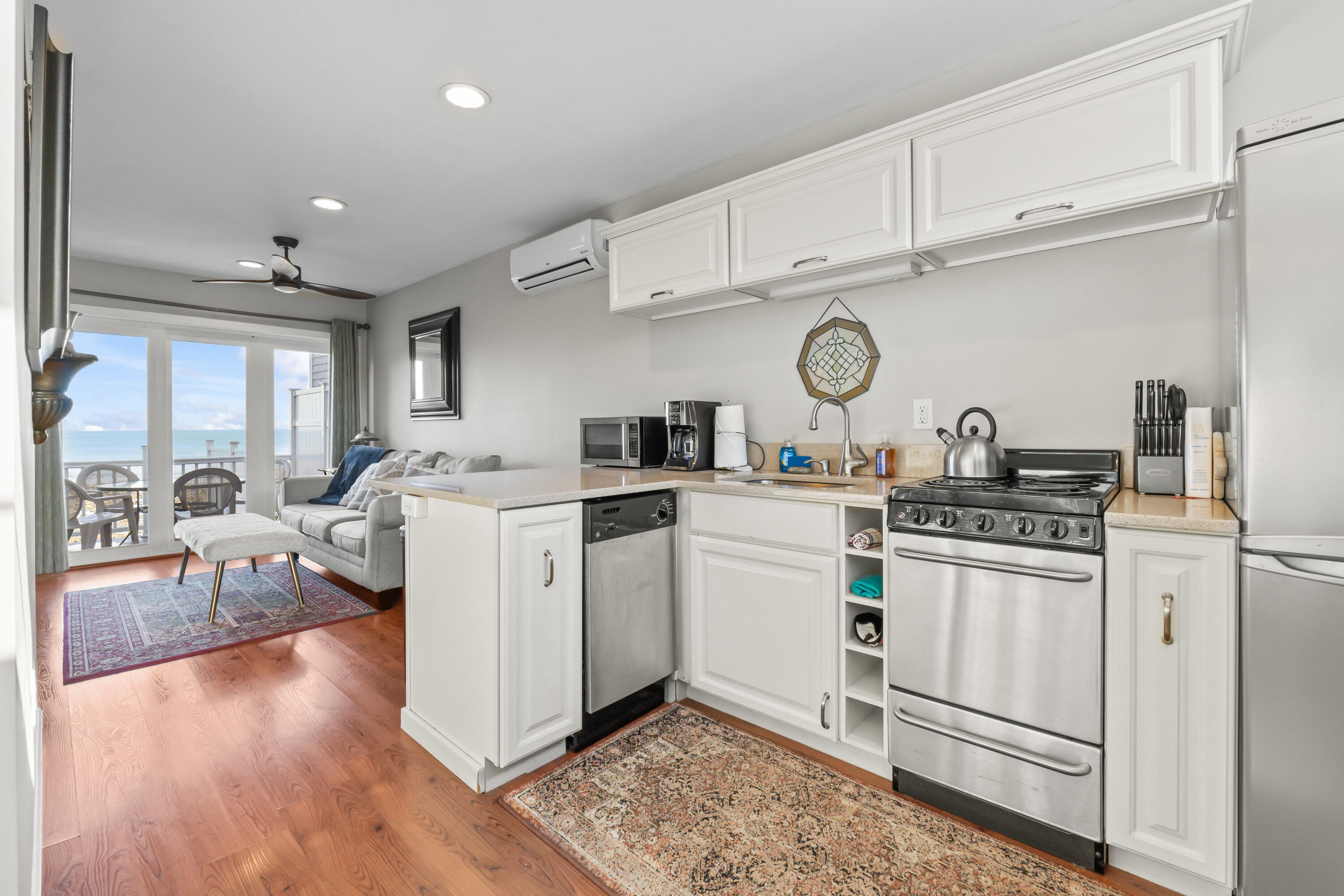 113 Perkins Cove Road Ogunquit, ME 03907 - Photo 10 of 40