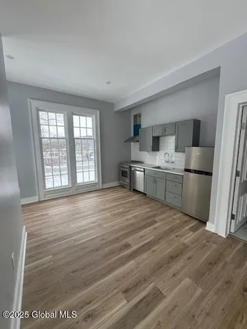 $1,300 | 152 Main Street, Unit 6, Hoosick Falls, NY 12090