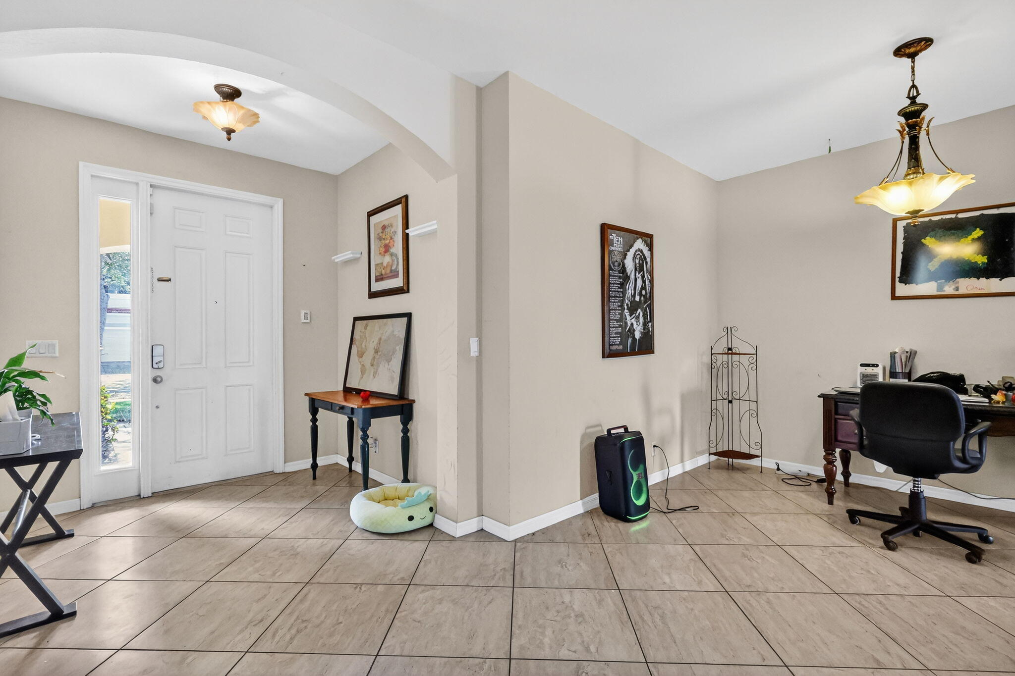 6720 Osage Circle Greenacres, FL 33413 - Photo 5 of 54 a view of a livingroom with furniture and a gym equipment