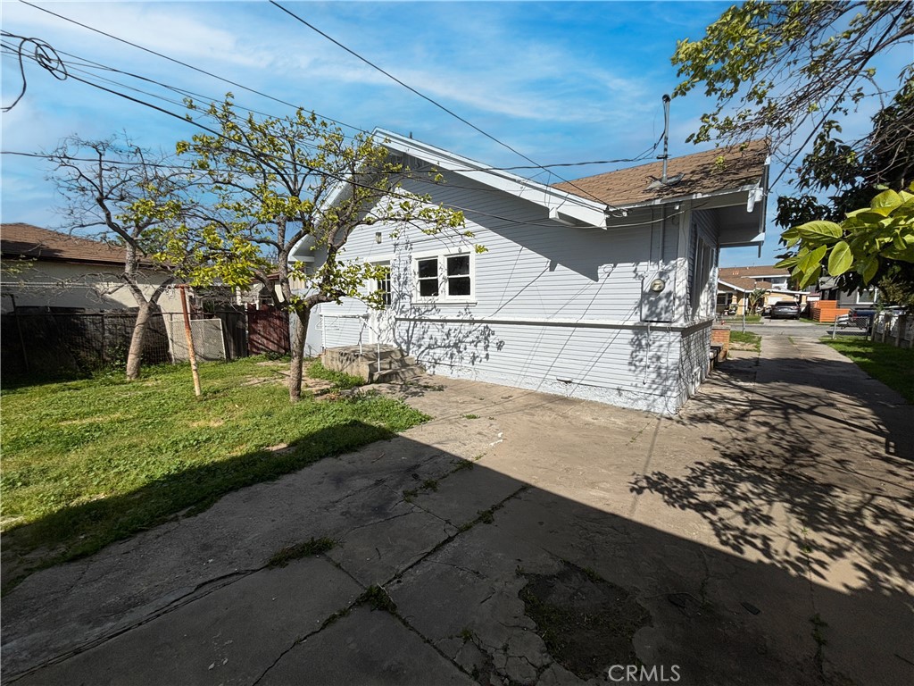 1375 St Louis Avenue Long Beach, CA 90804 - Photo 3 of 19