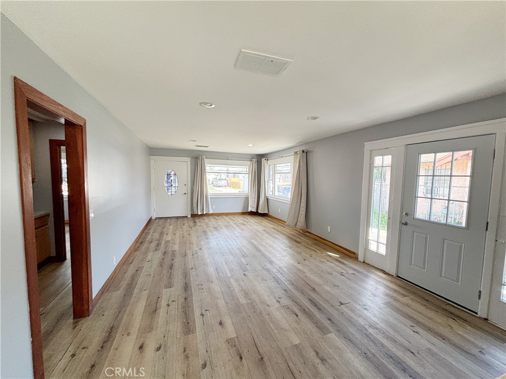 1375 St Louis Avenue Long Beach, CA 90804 - Photo 5 of 19