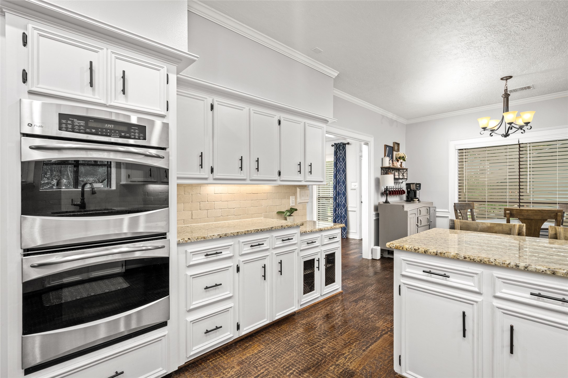 77 South Placid Hill Circle Spring, TX 77381 - Photo 8 of 48 The kitchen features stainless steel double ovens.