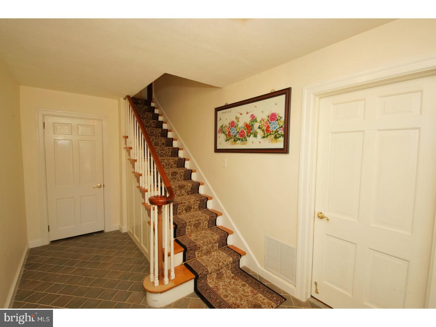 30 Georgetown Road Bordentown, NJ 08505 - Photo 3 of 22 Foyer