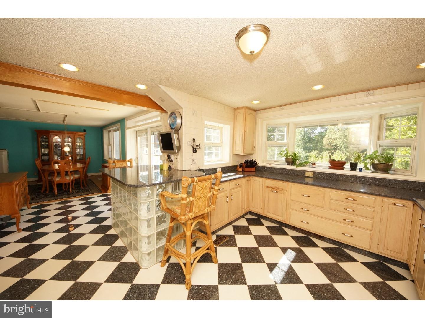 30 Georgetown Road Bordentown, NJ 08505 - Photo 7 of 22 Kitchen