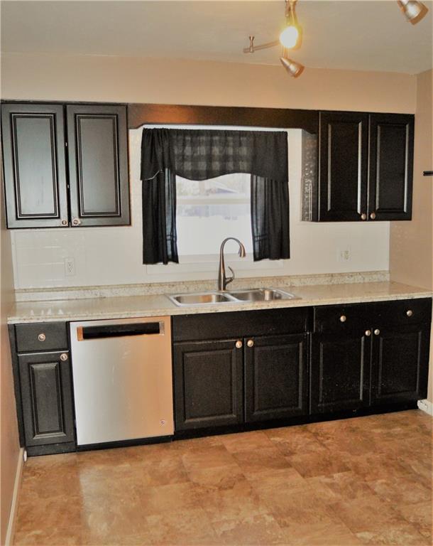 456 South Eberhart Road Butler, PA 16001 - Photo 3 of 25 Kitchen