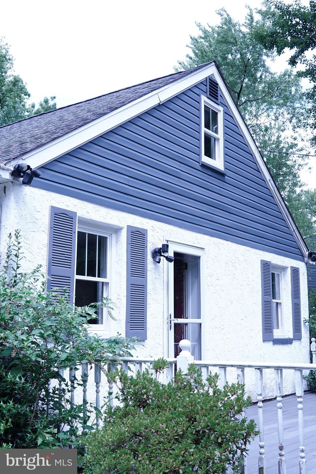 15 Beaver Avenue Mount Laurel, NJ 08054 - Photo 4 of 41 a front view of a house with garden