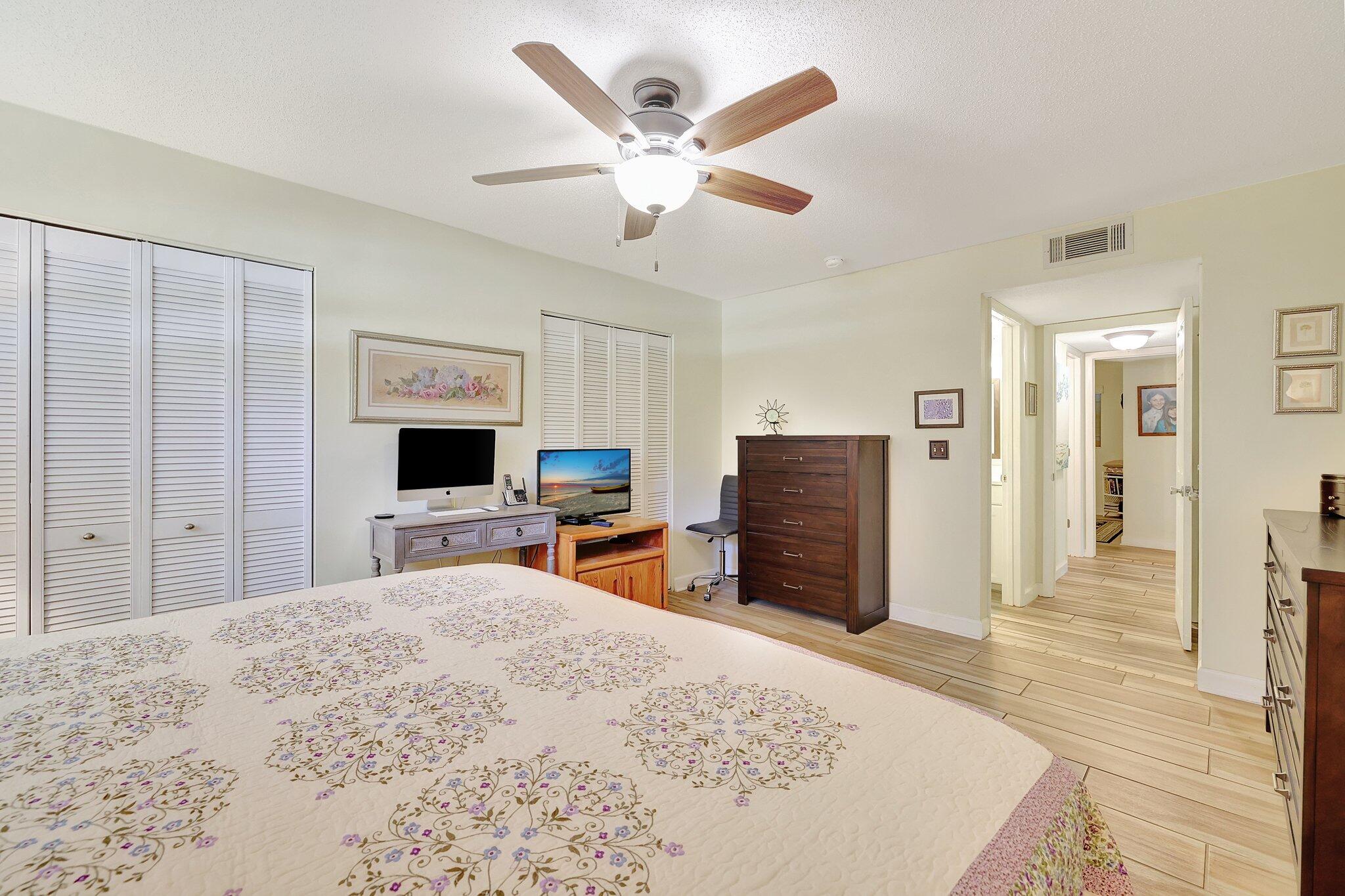 2950 Southeast Ocean Boulevard, Unit 585 Stuart, FL 34996 - Photo 17 of 36 17-web-or-mls-632A9161