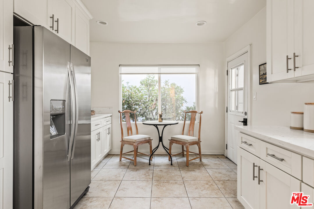 329 South Reeves Drive Beverly Hills, CA 90212 - Photo 15 of 29