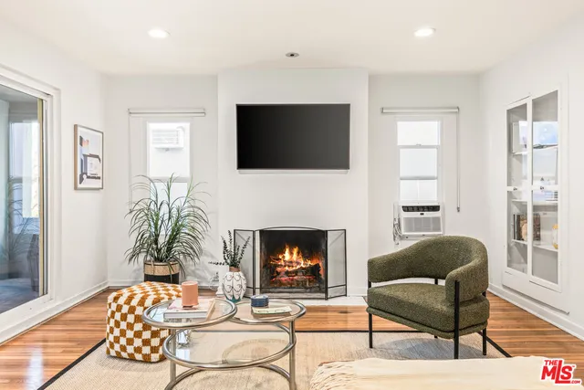 $6,900 | 329 South Reeves Drive, Beverly Hills, CA 90212