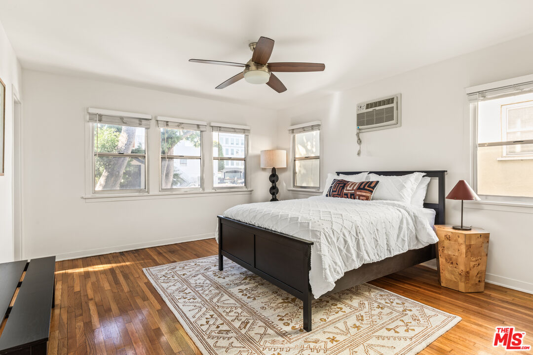 329 South Reeves Drive Beverly Hills, CA 90212 - Photo 21 of 29