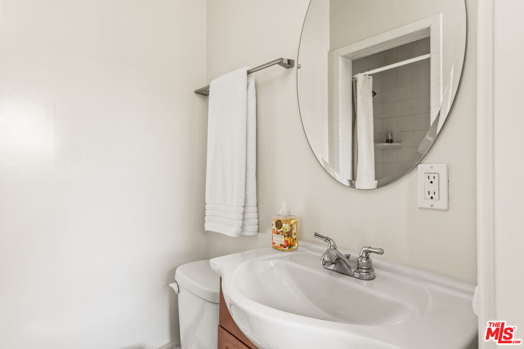 329 South Reeves Drive Beverly Hills, CA 90212 - Photo 24 of 29