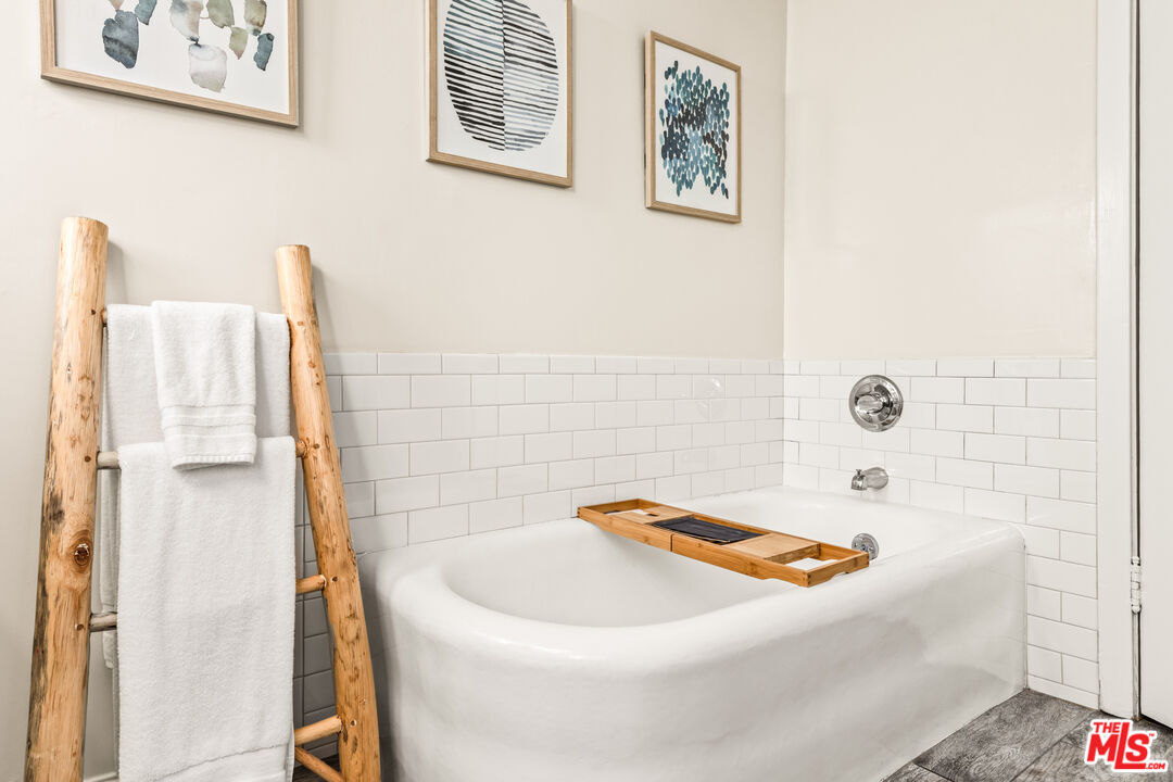 329 South Reeves Drive Beverly Hills, CA 90212 - Photo 25 of 29