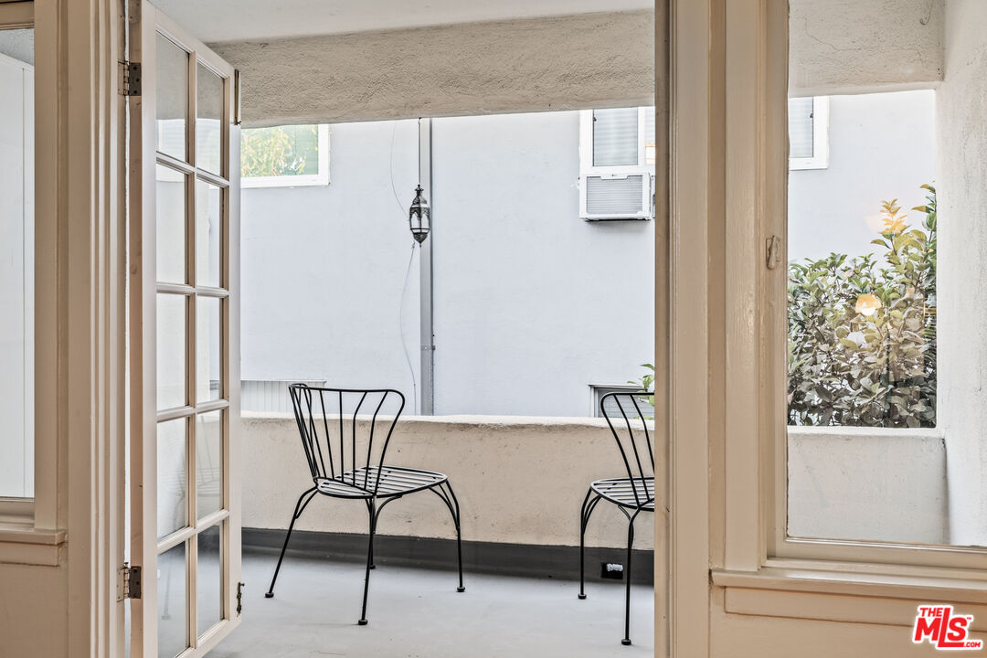 329 South Reeves Drive Beverly Hills, CA 90212 - Photo 28 of 29