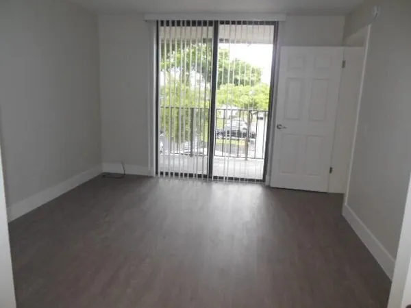 $1,650 | 738 Executive Center Drive, Unit 35, West Palm Beach, FL 33401