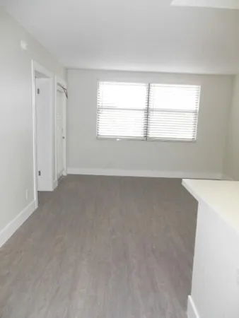 $1,650 | 738 Executive Center Drive, Unit 35, West Palm Beach, FL 33401