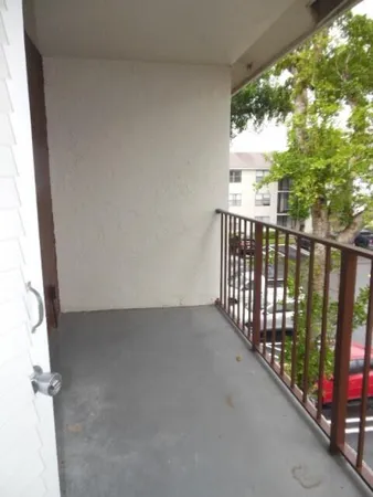 $1,650 | 738 Executive Center Drive, Unit 35, West Palm Beach, FL 33401