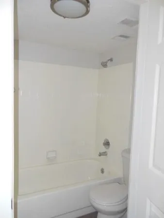 $1,650 | 738 Executive Center Drive, Unit 35, West Palm Beach, FL 33401