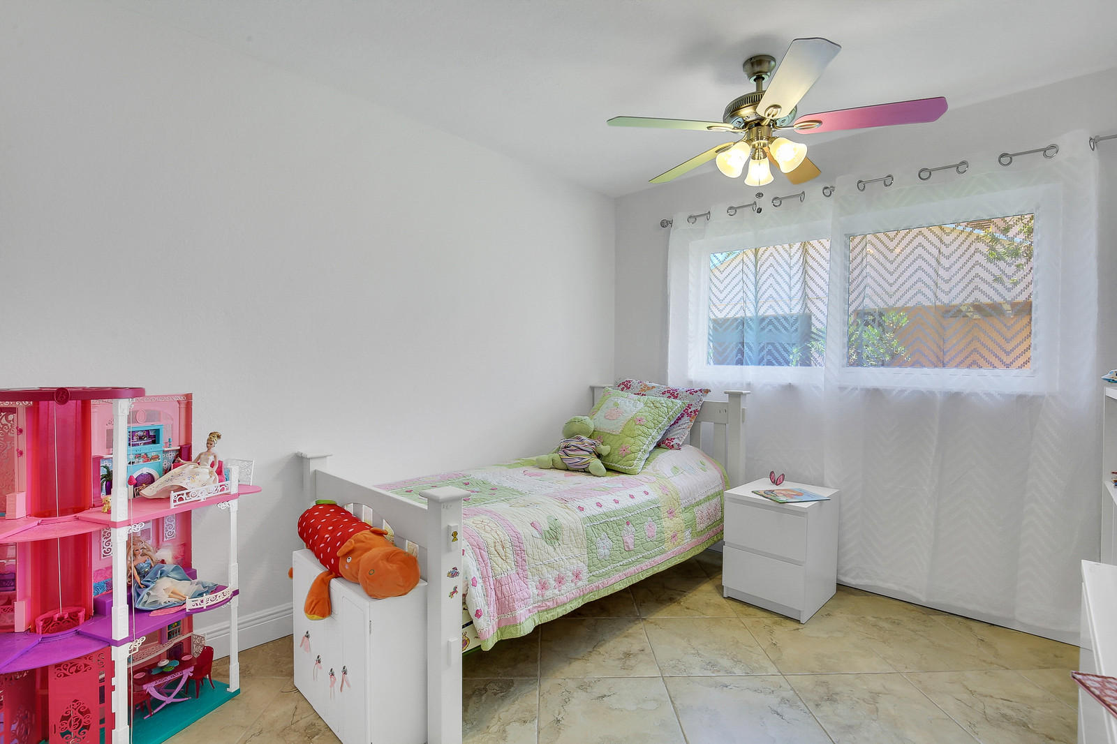 253 Costello Road West Palm Beach, FL 33405 - Photo 14 of 27 2nd bedroom