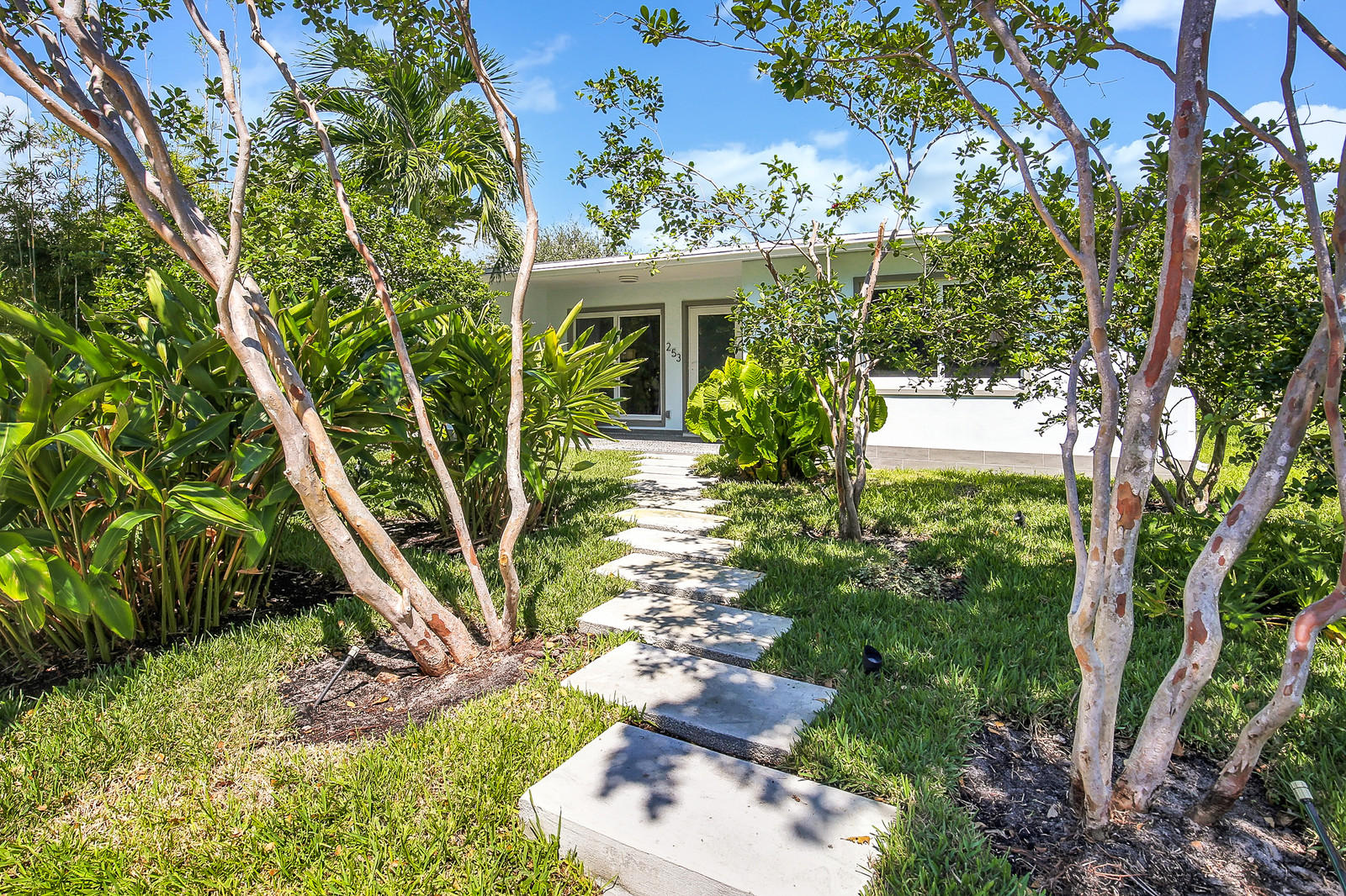 253 Costello Road West Palm Beach, FL 33405 - Photo 26 of 27 entryway