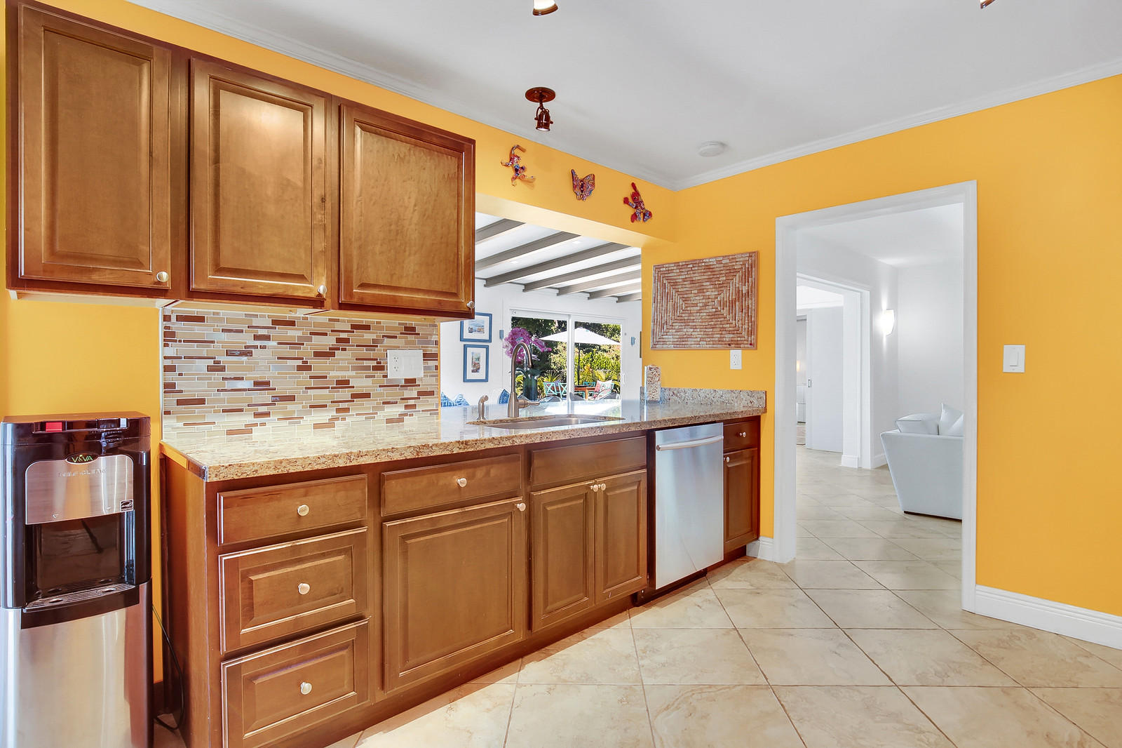 253 Costello Road West Palm Beach, FL 33405 - Photo 8 of 27 kitchen