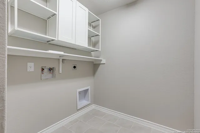 $1,900 | 422 Sabine River, Cibolo, TX 78108