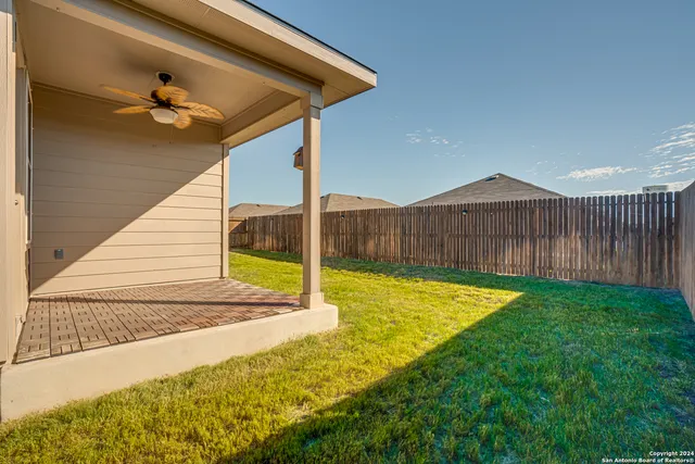$1,900 | 422 Sabine River, Cibolo, TX 78108