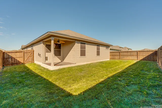 $1,900 | 422 Sabine River, Cibolo, TX 78108