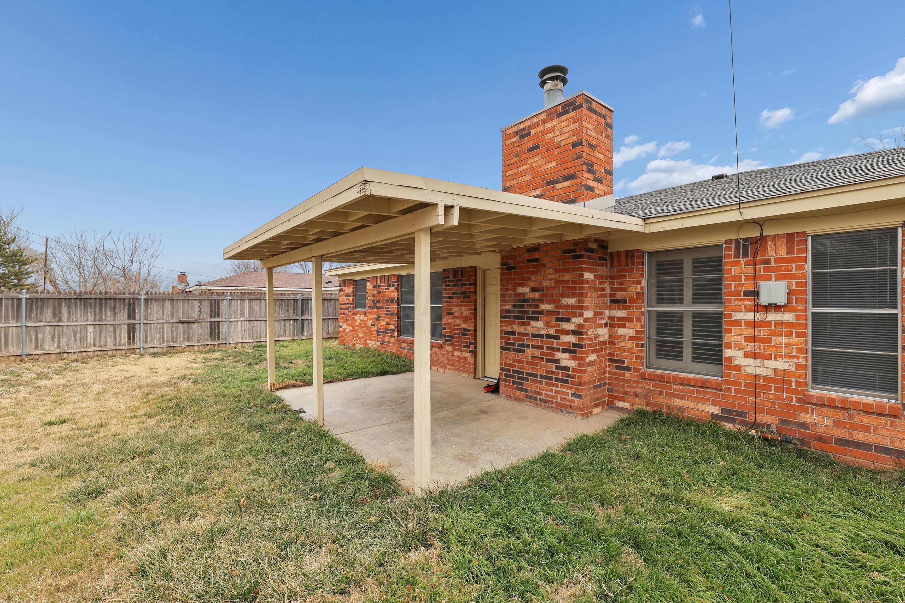 1116 Trinchera Drive Amarillo, TX 79110 - Photo 15 of 19 18-Back Patio