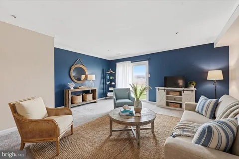 $399,000 | 304 Huntington Court, Unit 62, West Chester, PA 19380