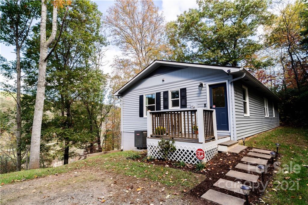 352 Bennett Road Candler, NC 28715 - Photo 2 of 32 Gallery Image 2