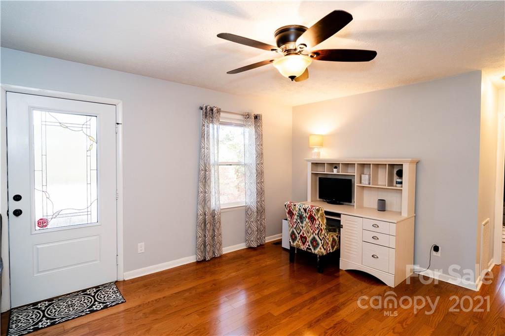 352 Bennett Road Candler, NC 28715 - Photo 12 of 32 Gallery Image 12