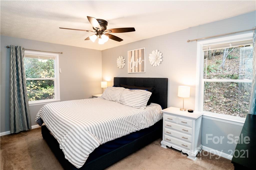 352 Bennett Road Candler, NC 28715 - Photo 20 of 32 Gallery Image 20