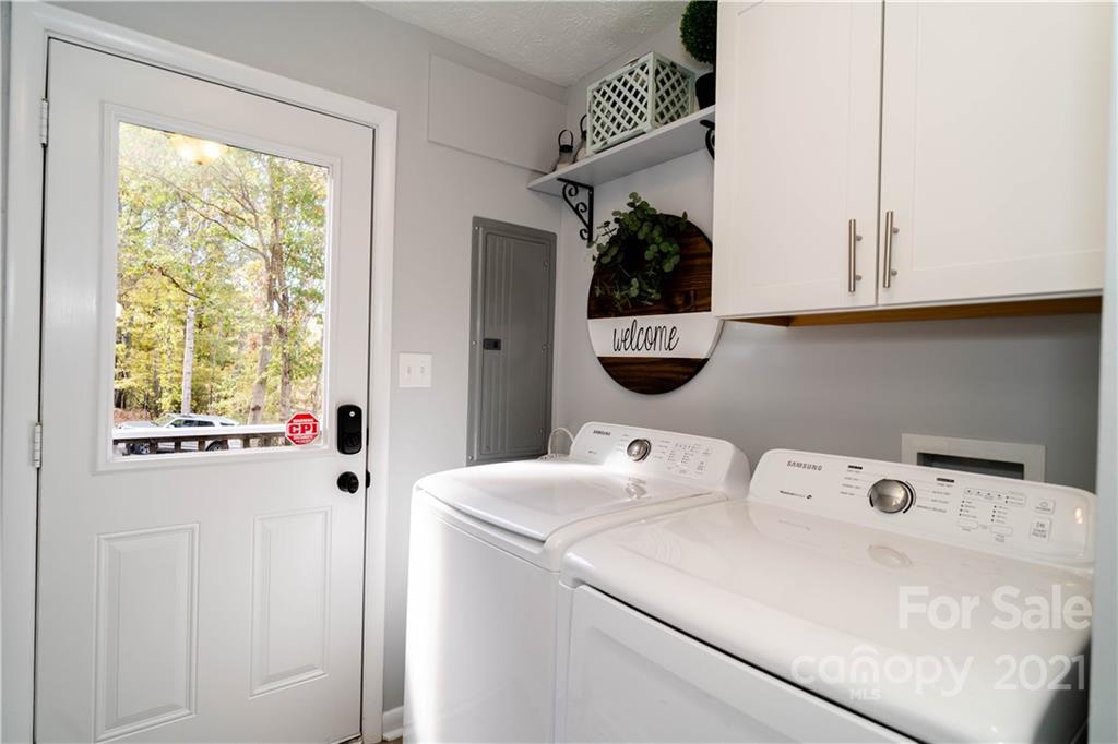 352 Bennett Road Candler, NC 28715 - Photo 4 of 32 Gallery Image 4