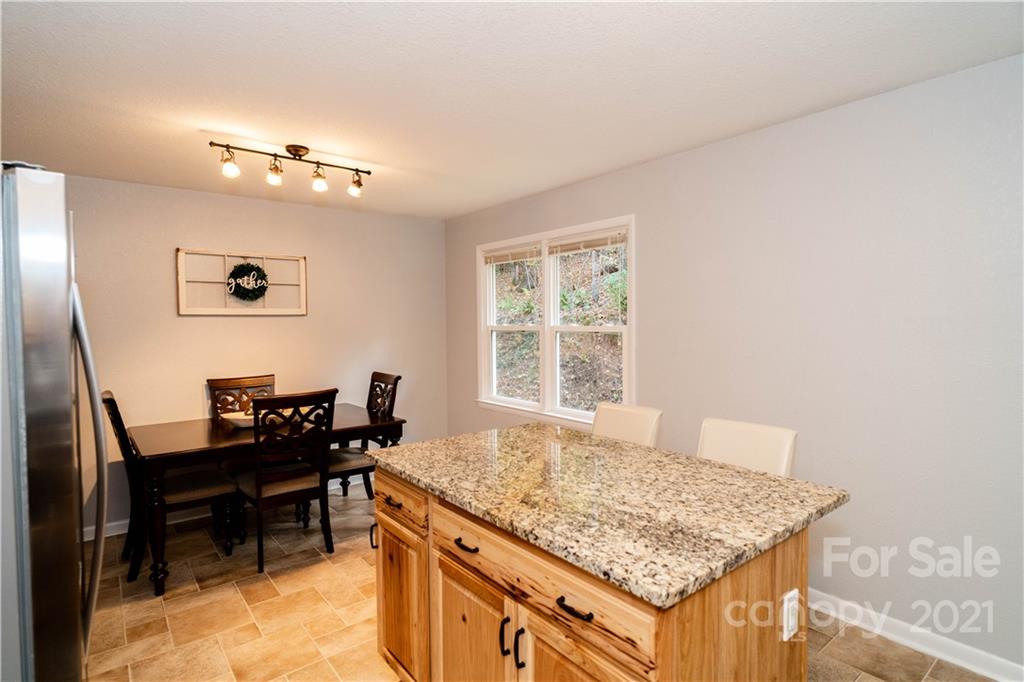 352 Bennett Road Candler, NC 28715 - Photo 5 of 32 Gallery Image 5