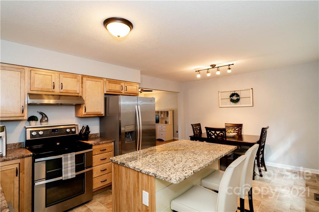 352 Bennett Road Candler, NC 28715 - Photo 8 of 32 Gallery Image 8