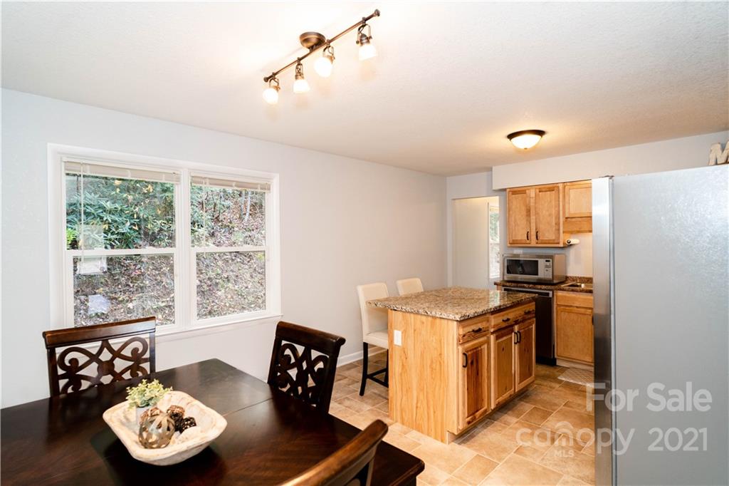 352 Bennett Road Candler, NC 28715 - Photo 10 of 32 Gallery Image 10