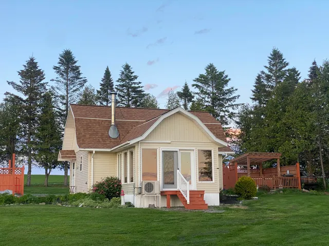 $379,900 | 46 Pelletier Island Road, St. Agatha, ME 04772