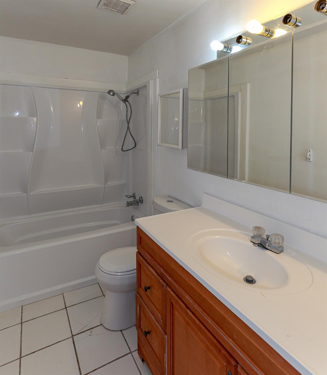 268 East 10th Street Merced, CA 95341 - Photo 10 of 30