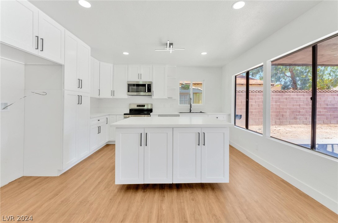 4737 Mountain Valley Road Las Vegas, NV 89121 - Photo 12 of 42 Gallery Image 12