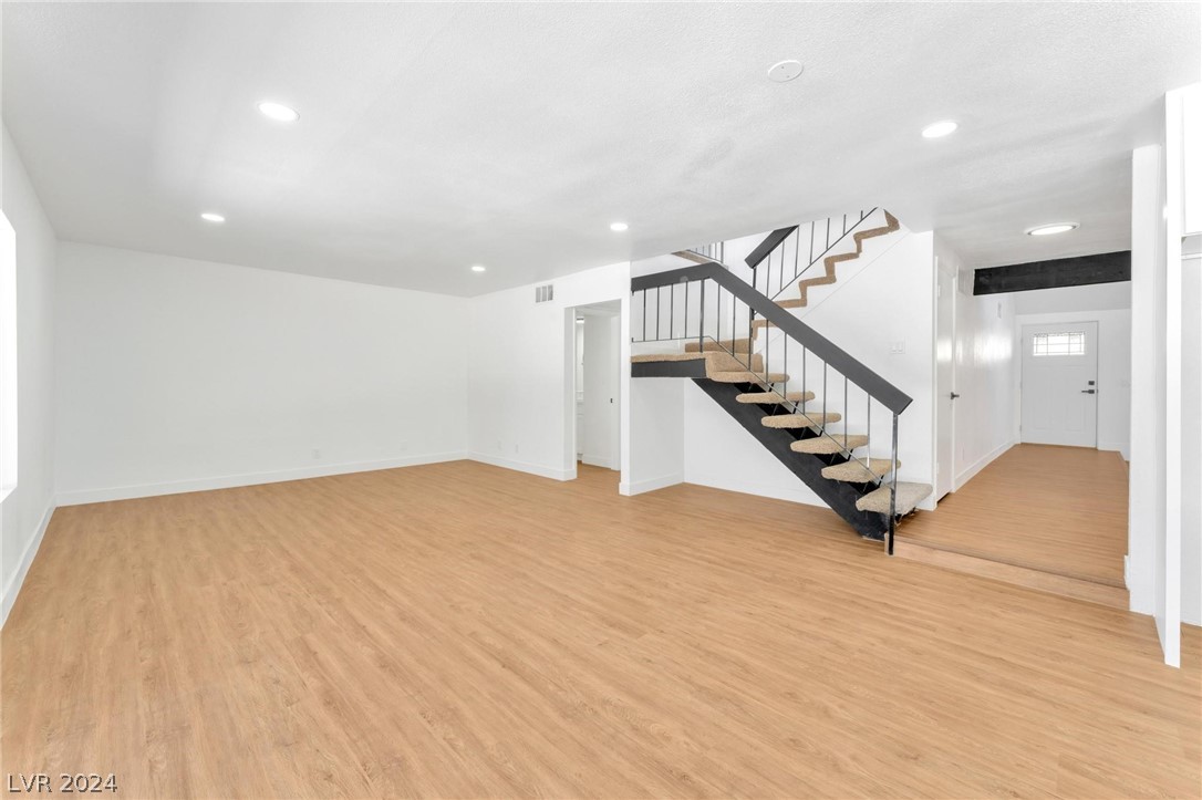 4737 Mountain Valley Road Las Vegas, NV 89121 - Photo 4 of 42 Gallery Image 4